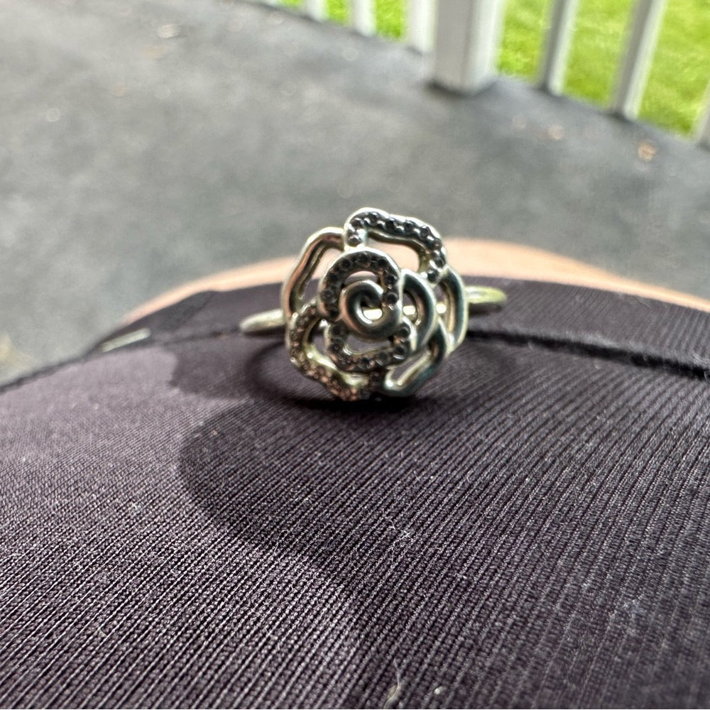 Pandora rose ring
